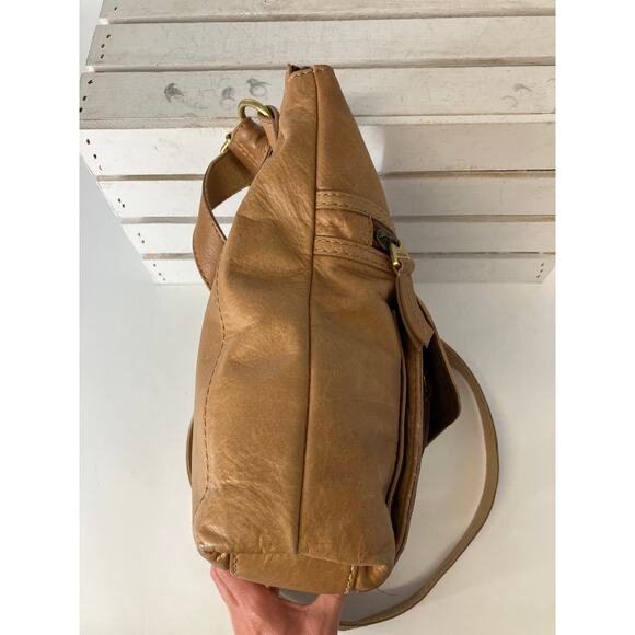 FOSSIL LARGE BROWN SMOOTH GENUINE LEATHER CROSSBODY BAG - Picture 3 of 16